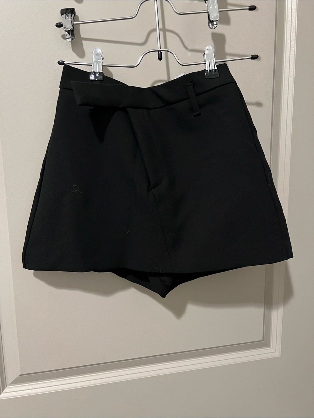 Zara Black High-Waist Skort